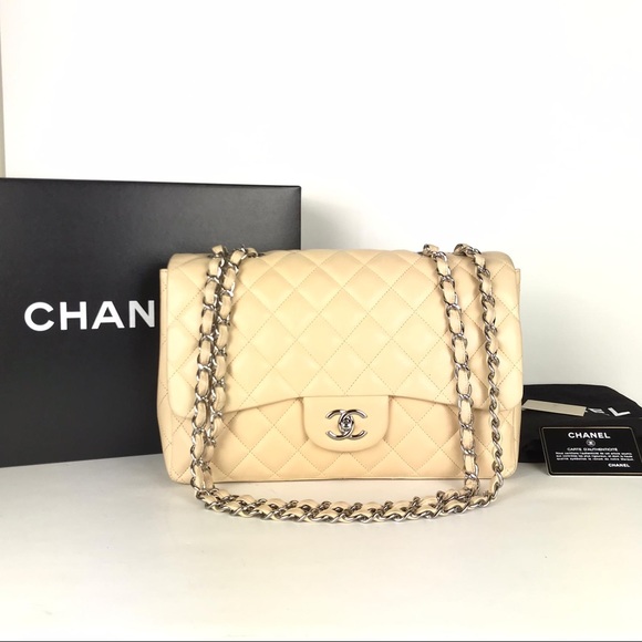 CHANEL Handbags - Chanel Jumbo Single Flap